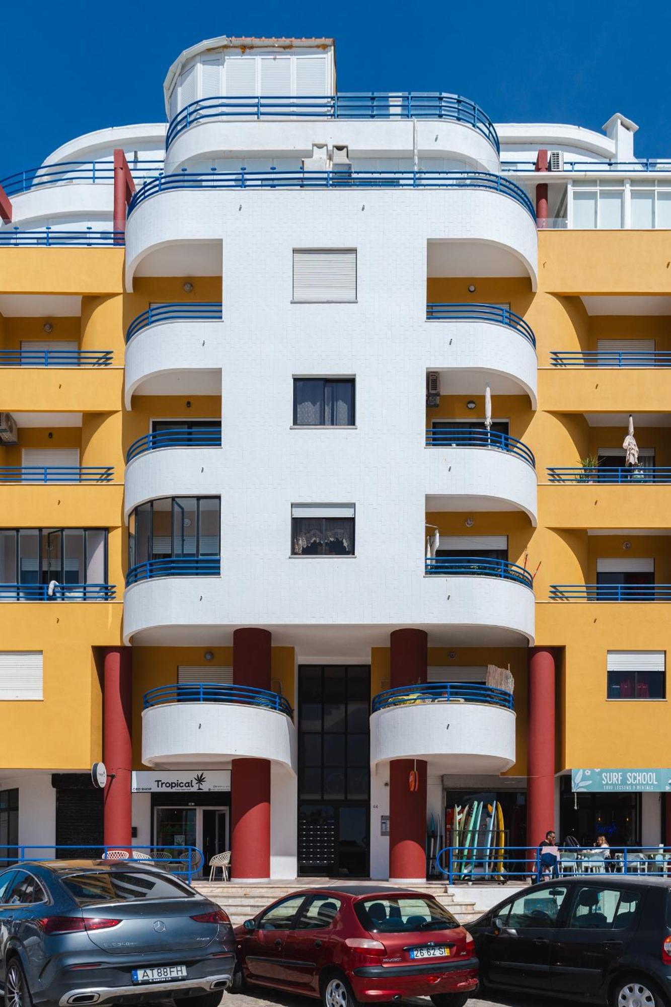 Sea View & Sundown, 150M From The Beach And Surf Spots Costa da Caparica Exterior foto
