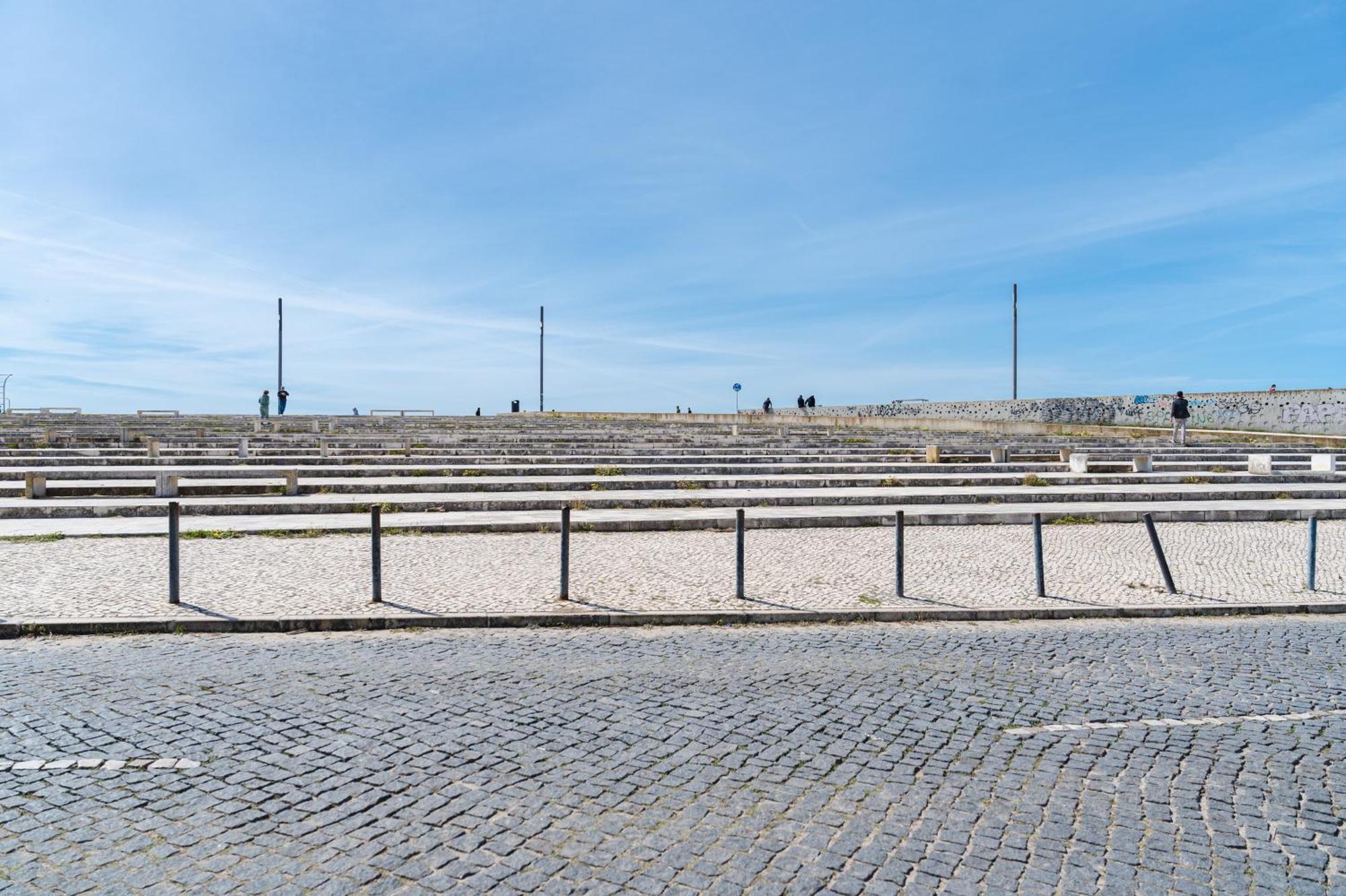 Sea View & Sundown, 150M From The Beach And Surf Spots Costa da Caparica Exterior foto
