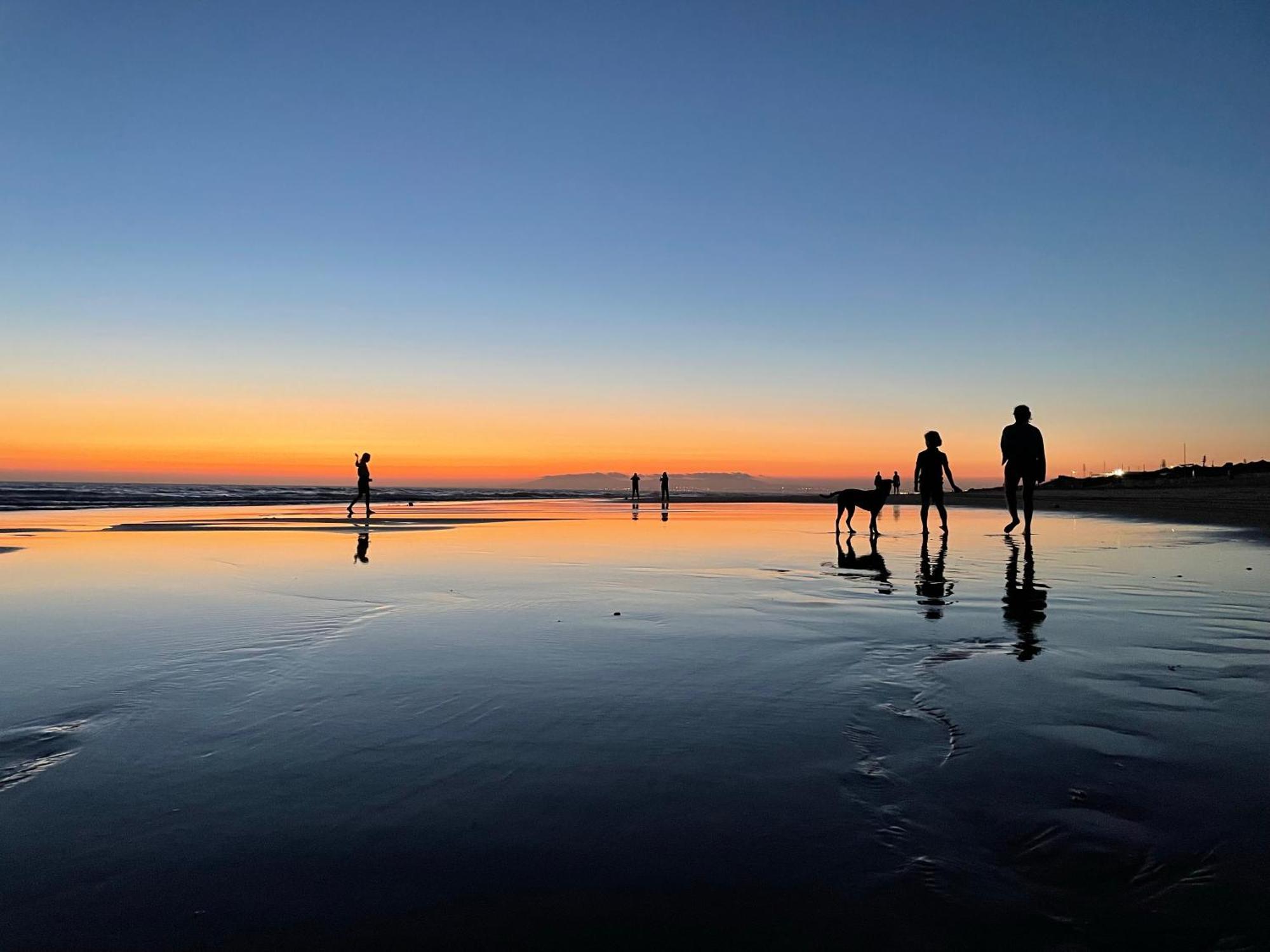Sea View & Sundown, 150M From The Beach And Surf Spots Costa da Caparica Exterior foto